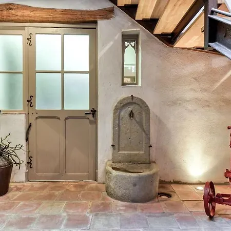 Loft Centre-ville Parking, Clim, Wifi Feriehus