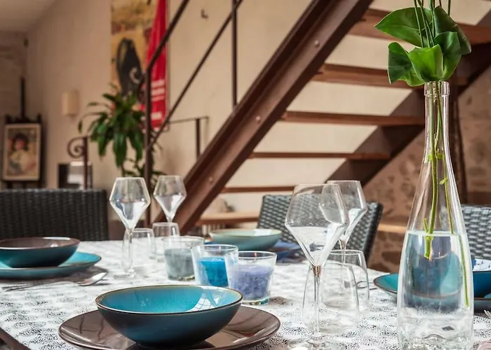 Loft Centre-ville Parking, Clim, Wifi *