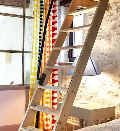 Loft Centre-ville Parking, Clim, Wifi * Carcassonne